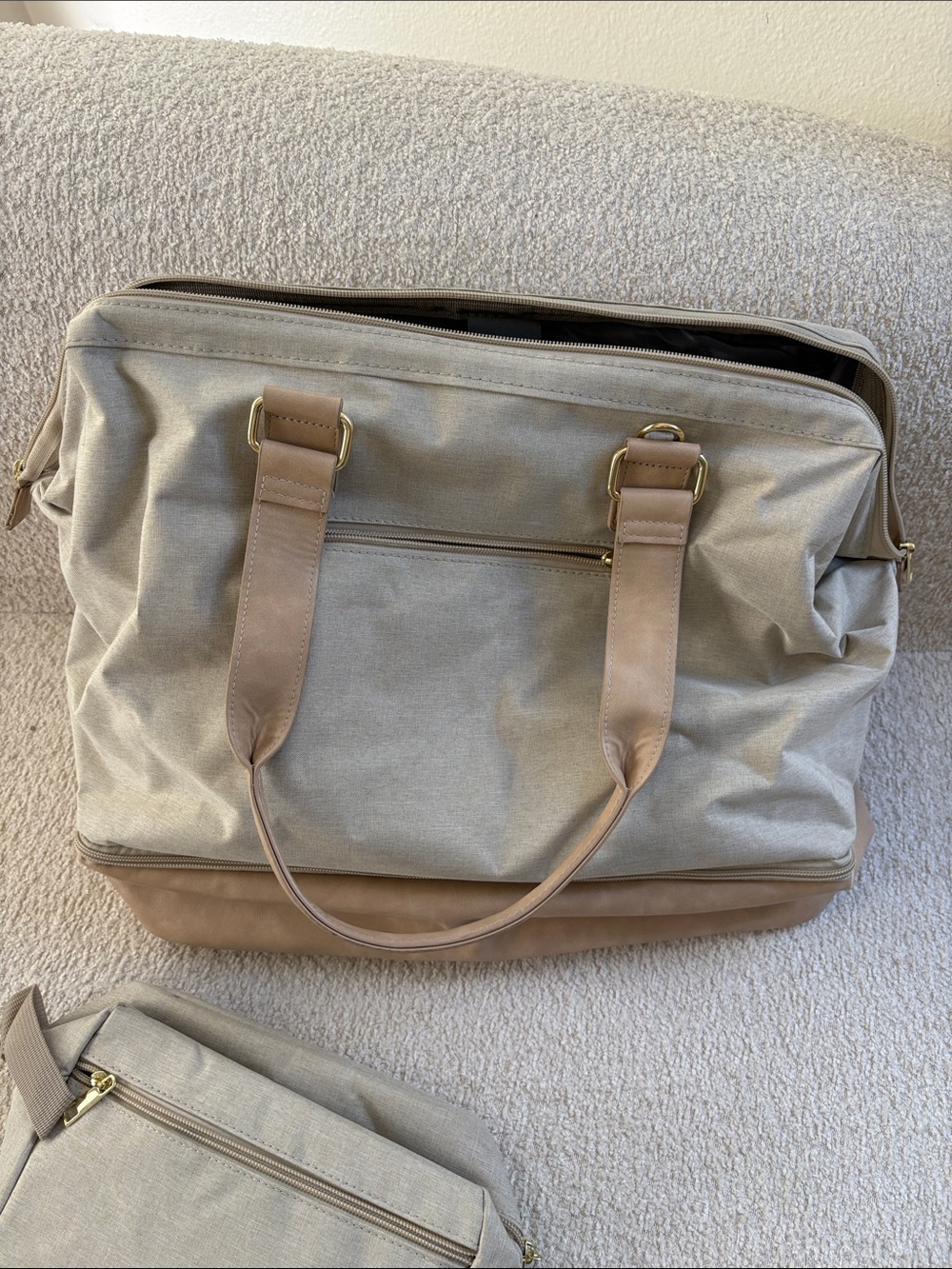 Versatile Beige & Tan Weekend Bag - Picture 3 of 4